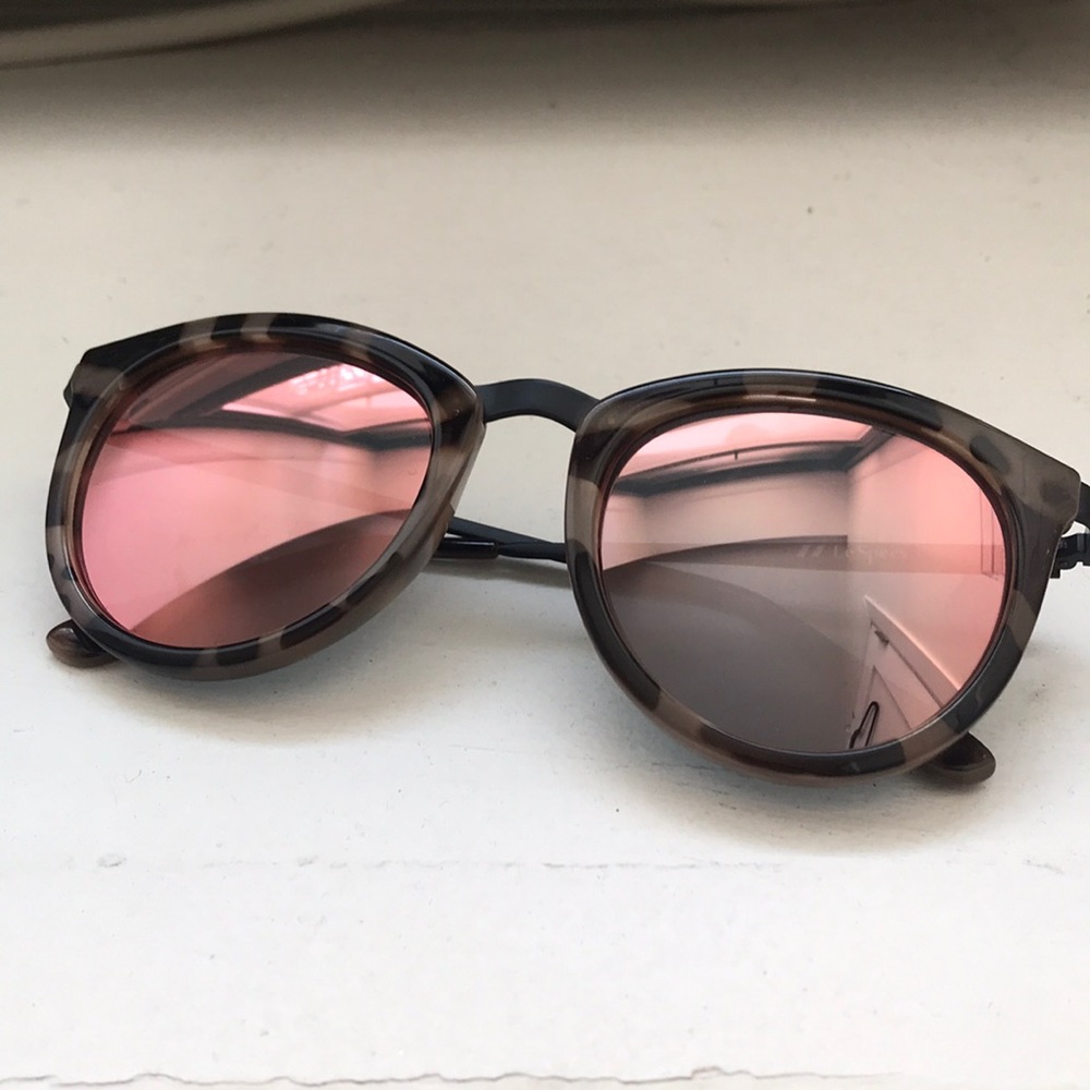 BRAND NEW Le Specs